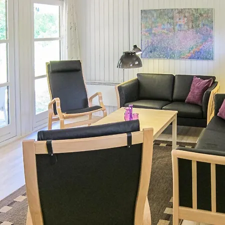 Nyaraló Pet Friendly In Aakirkeby With Kitchen *
