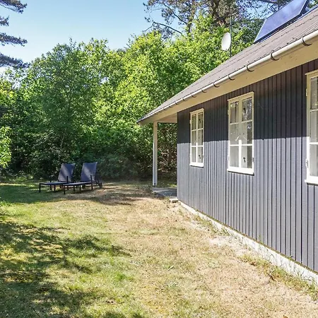 Pet Friendly In Aakirkeby With Kitchen Holiday home